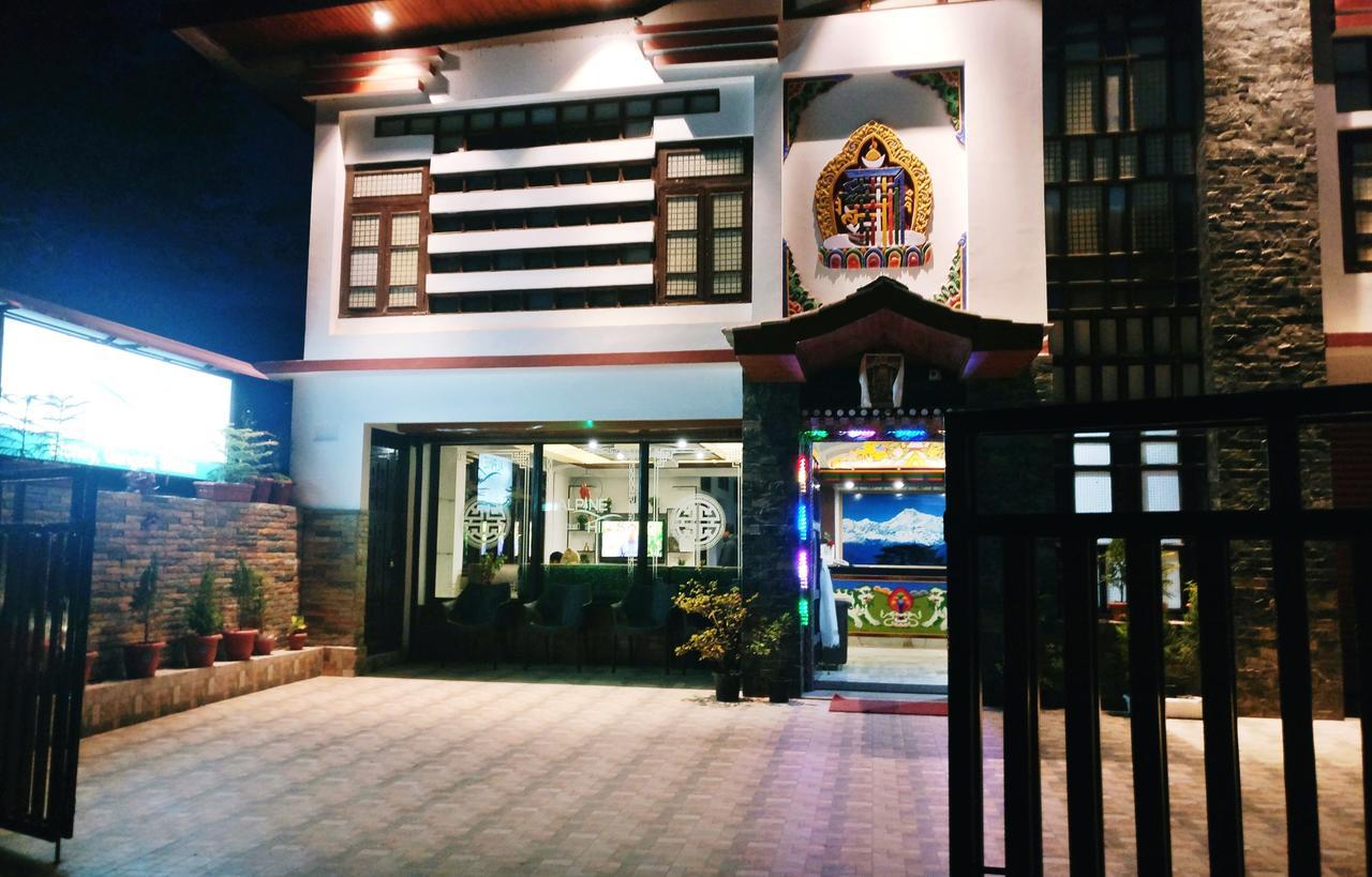 Alpine Hills Hotel Гангток Экстерьер фото
