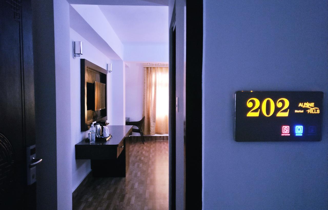 Alpine Hills Hotel Гангток Экстерьер фото