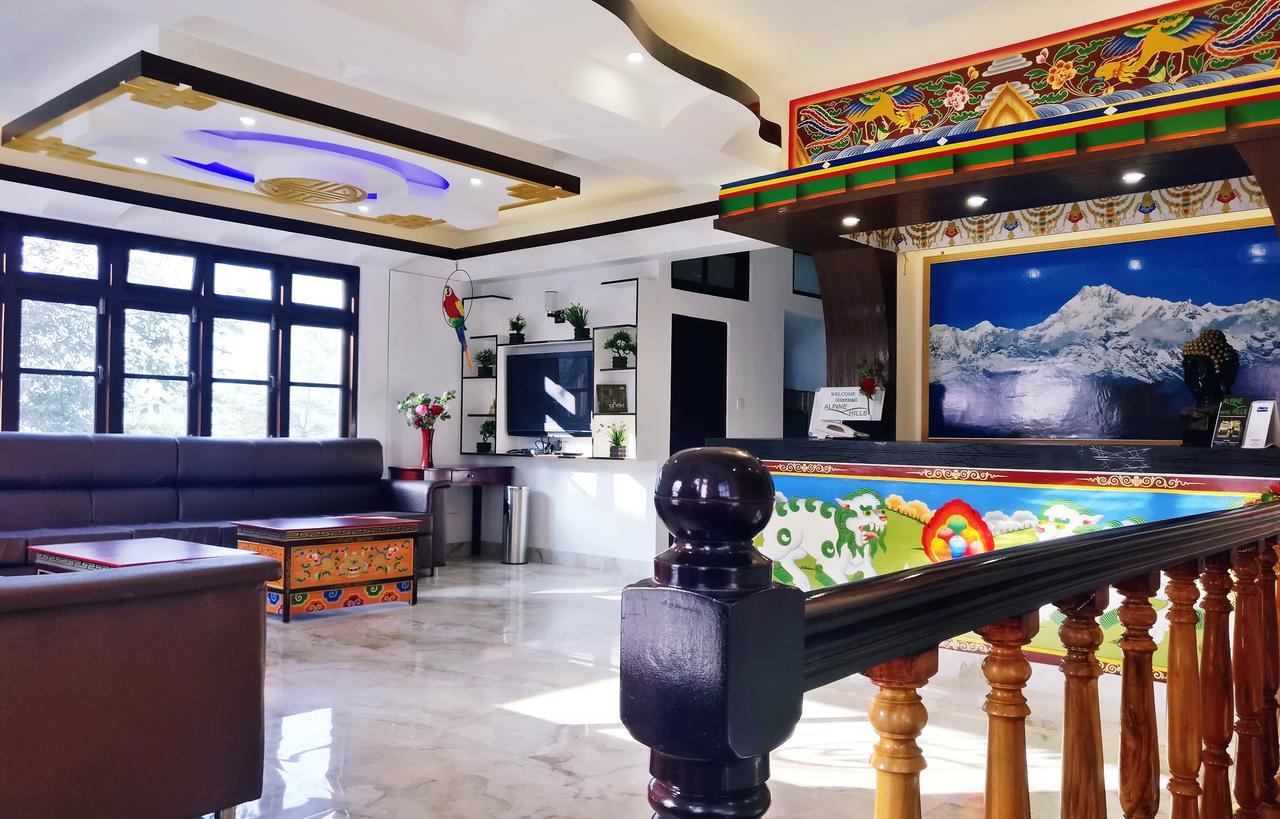 Alpine Hills Hotel Гангток Экстерьер фото